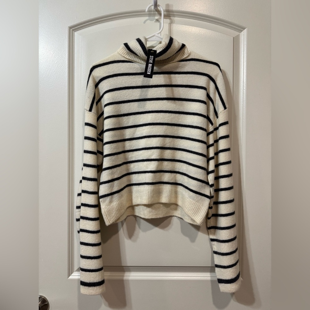 NWT Steve Madden Narsha Turtleneck Sweater